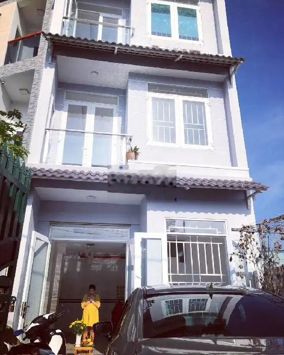 BÁN NHÀ ĐẸP HẺM XE HƠI, 3 TẦNG, GẦN PHẠM VĂN ĐỒNG, 80M, NHỈNH 5 TỶ.