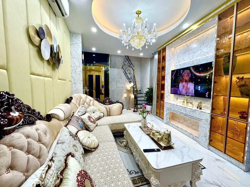 Bán nhà - phương mai - nhà đẹp - ở ngay - thang máy - full nội thất xịn xò - 35m- 4 tầng - 8.65 tỷ