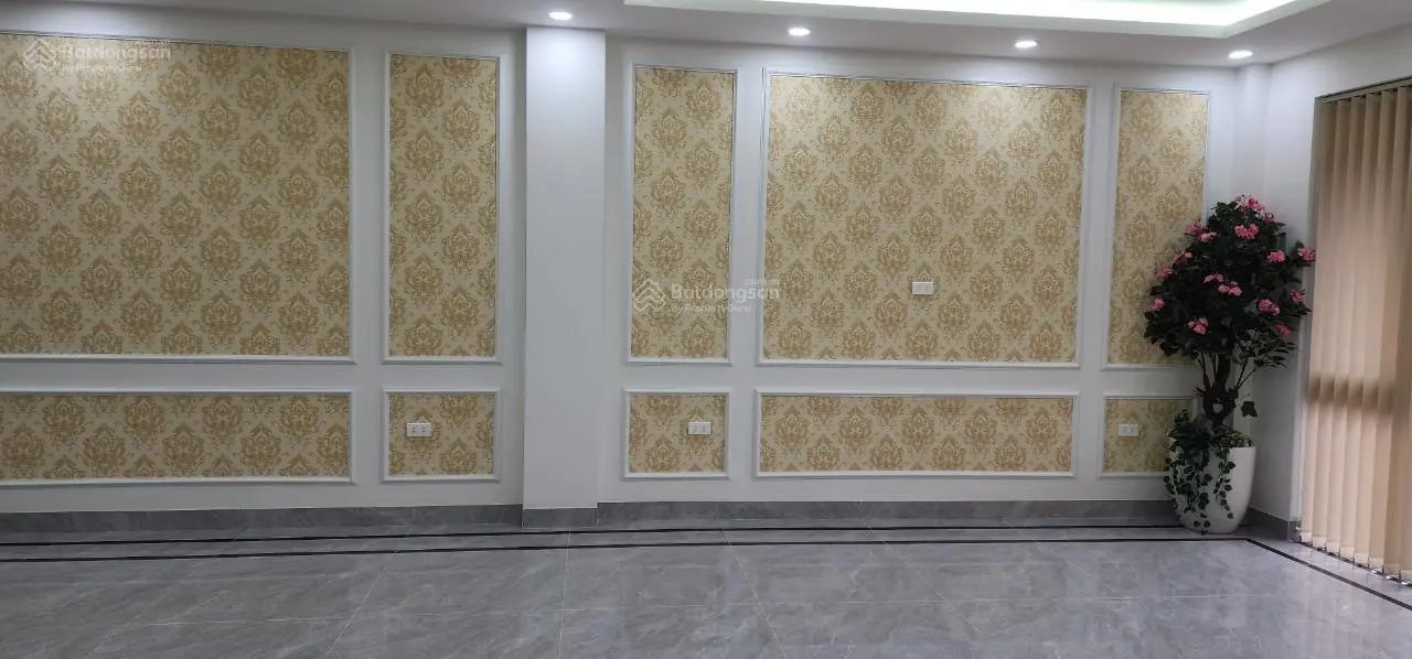 Bán nhà ngõ 285 phố Khuất Duy Tiến diện tích 70 m2 mặt tiền 5,5 mét x 7 tầng nhà xây mới