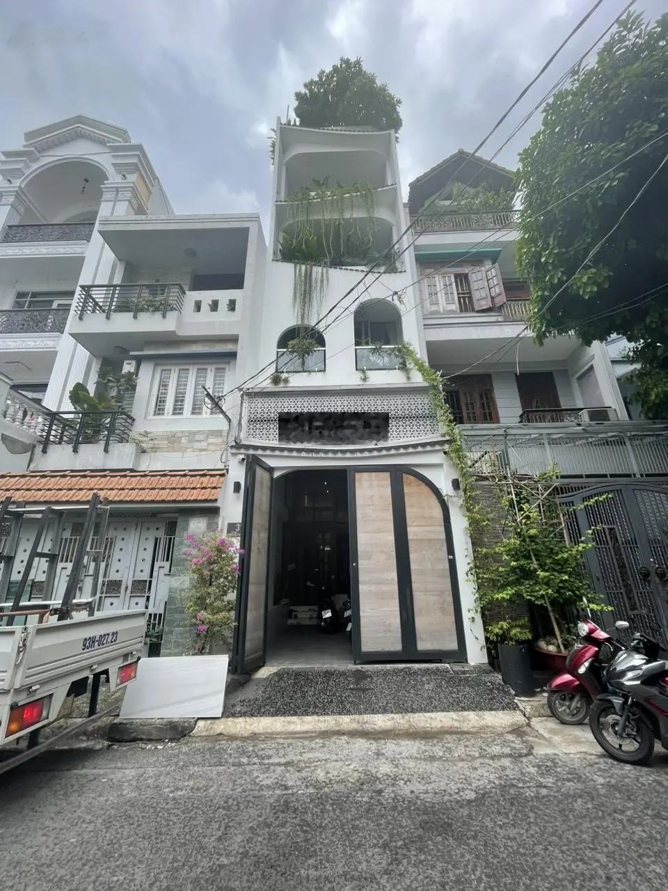 Nhà đẹp 5 tầng + thang máy ngay CC Bàu Cát / DT: 4.5x20m, 5 tầng mới đẹp, Gía bán: 16.8 tỷ