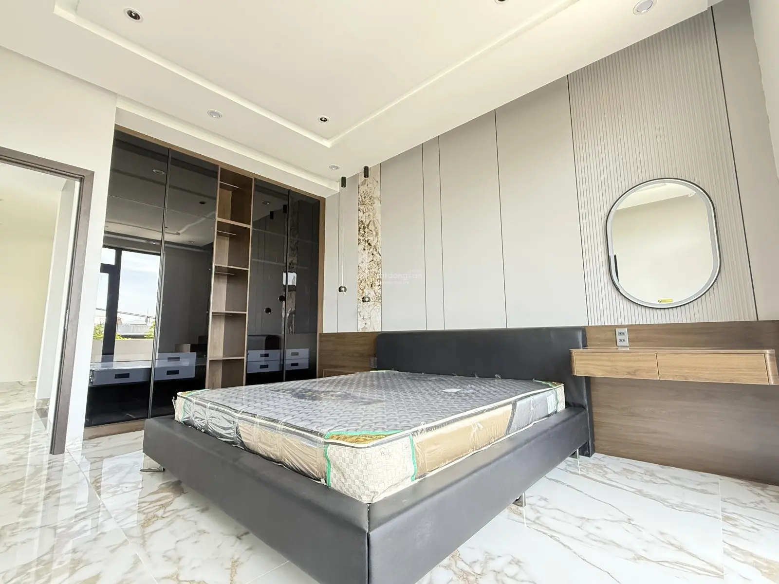 CHÍNH CHỦ BÁN GẤP Nhà 4 Tầng Góc 2 Mặt Tiền Đường 10m5 , Có Thang Máy Khái Thác Doanh Thu Tốt