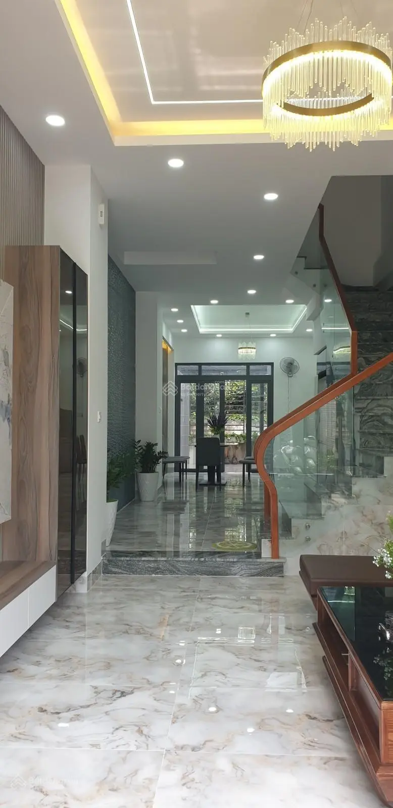 Nhà đẹp Hiệp Bình Chánh, 4 tầng, 110m2 (4x27m), hẻm oto tránh, sổ hồng riêng, 8.8 t.y