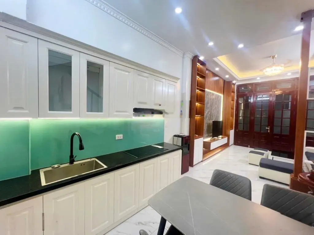 Trung tâm Tây Hồ - Thụy Khuê 5 tầng nhà mới đẹp - full nội thất - gần ngõ ô tô - khu vực hiếm