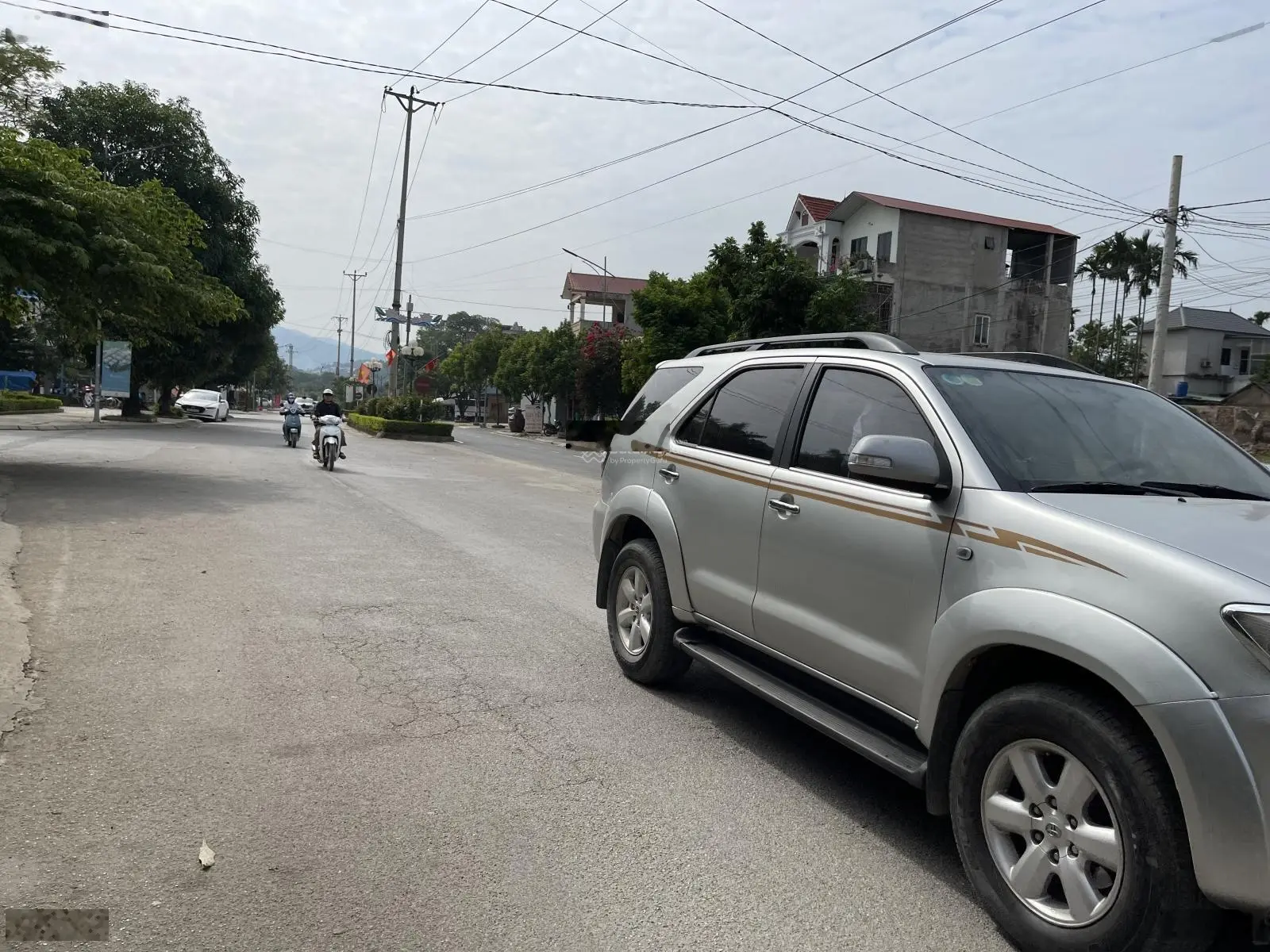 Bán đất đường đôi phạm văn đồng thị trấn lương sơn hoà bình