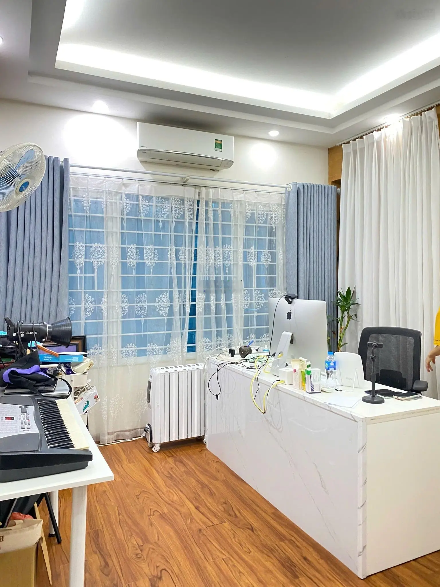 Bán nhà Trần Duy Hưng gần phố - trước nhà rộng 3m - 40m2 5 tầng 4 ngủ nhà mới đẹp ở luôn hơn 11 tỷ