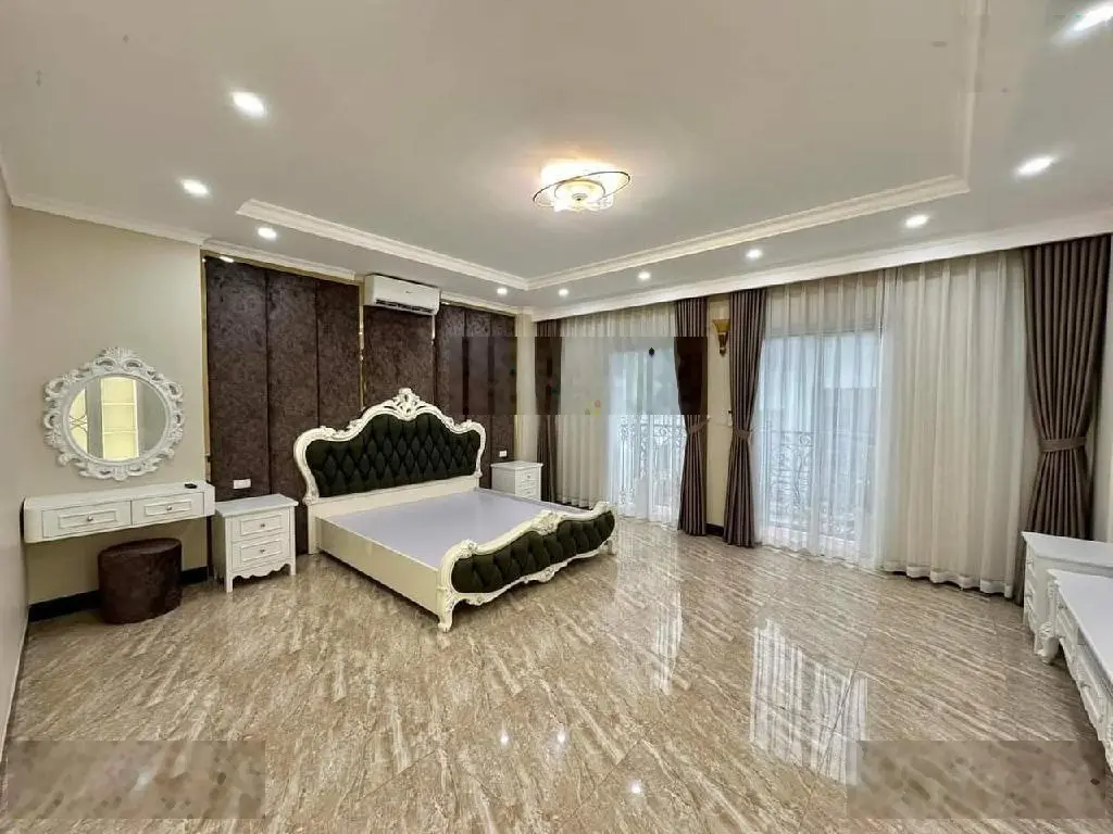 Nhà Bồ Đề mặt ngõ thông ô tô vào nhà - nhà 7 tầng thang máy nội thất xịn vài bước hồ điều hòa