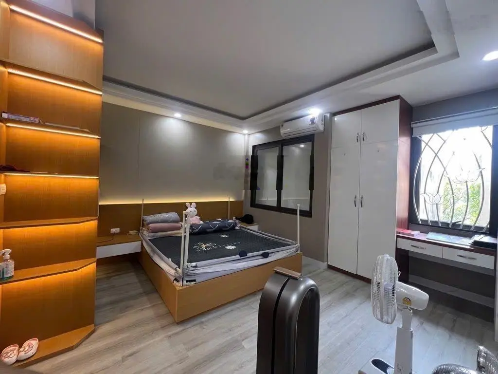 Hiếm - nhà đẹp Long Biên - gara ô tô, 5 tầng full nội thất nhập khẩu