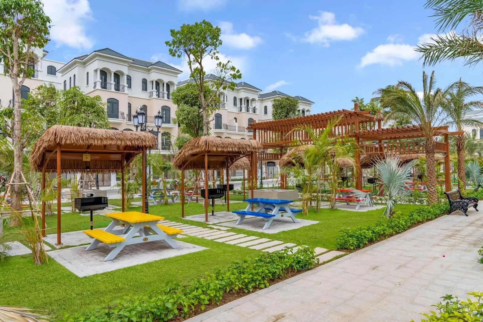 Bán BTLK Vinhomes Ocean Park 2 xây 5 tầng gần công viên sẵn sổ đỏ giá rẻ nhất thị trường 7,85 tỷ