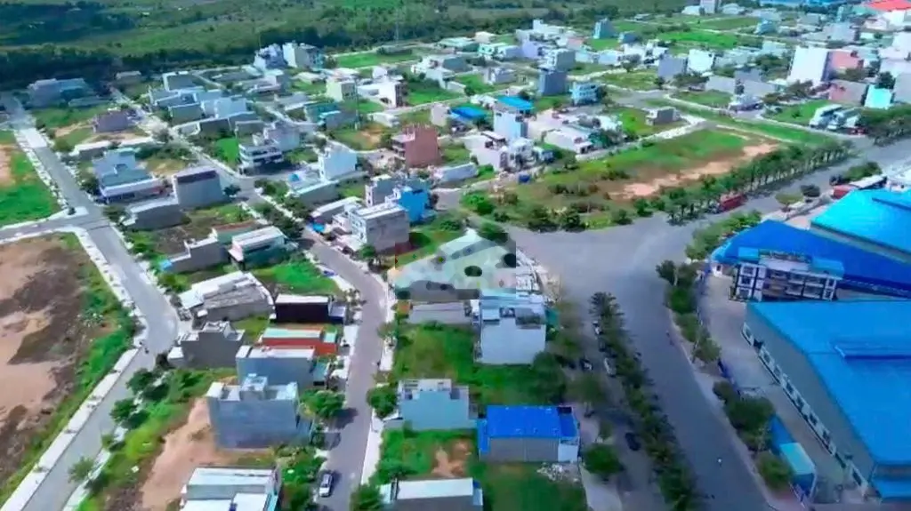 CẦN BÁN BIỆT THỰ VIEW HỒ - GIÁ 2 TỶ 987