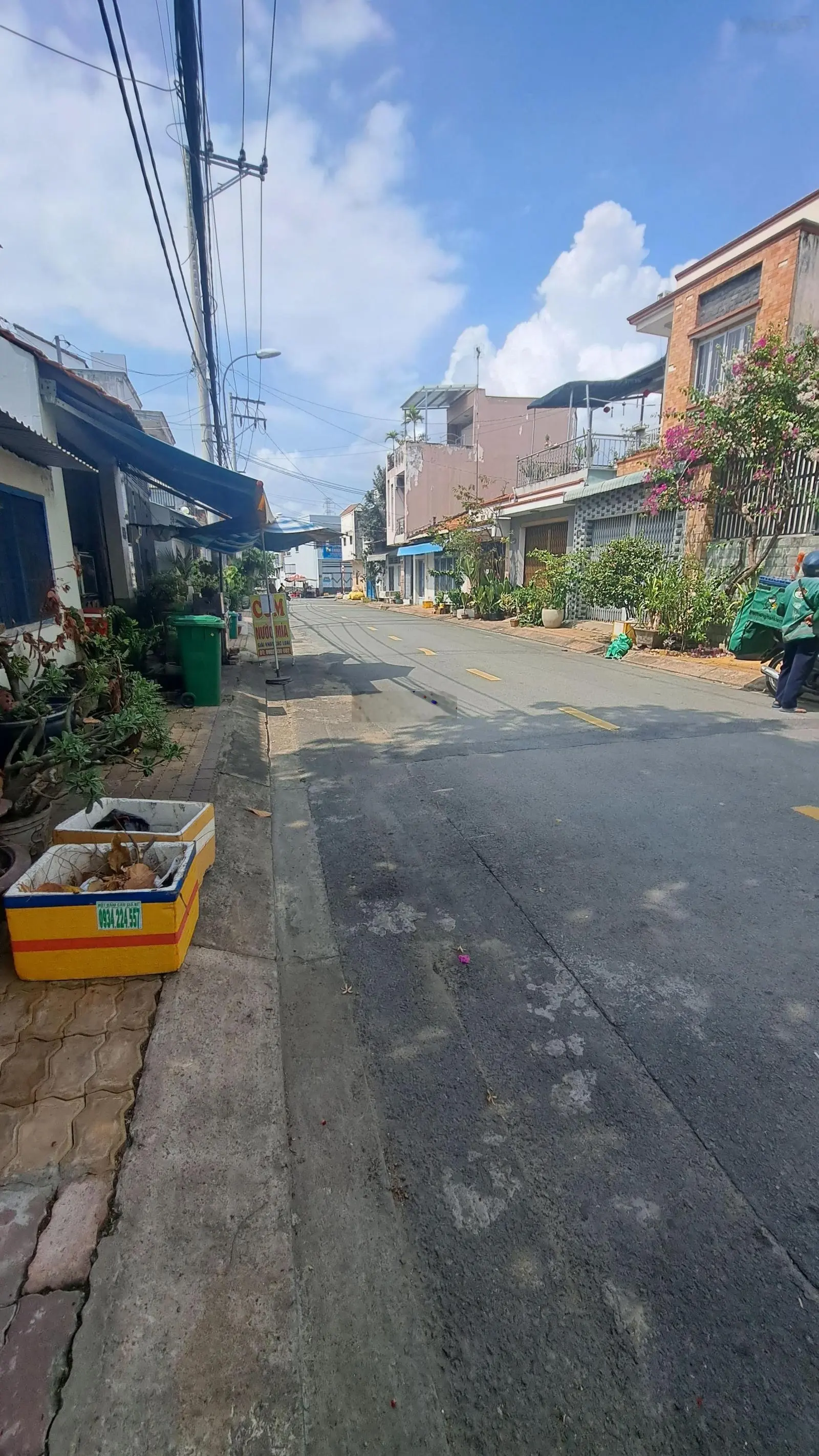 Cực hiếm! Nhà mặt tiền Trịnh Hoài Đức Hiệp Phú, Q9 giá chỉ hơn 4 tỷ