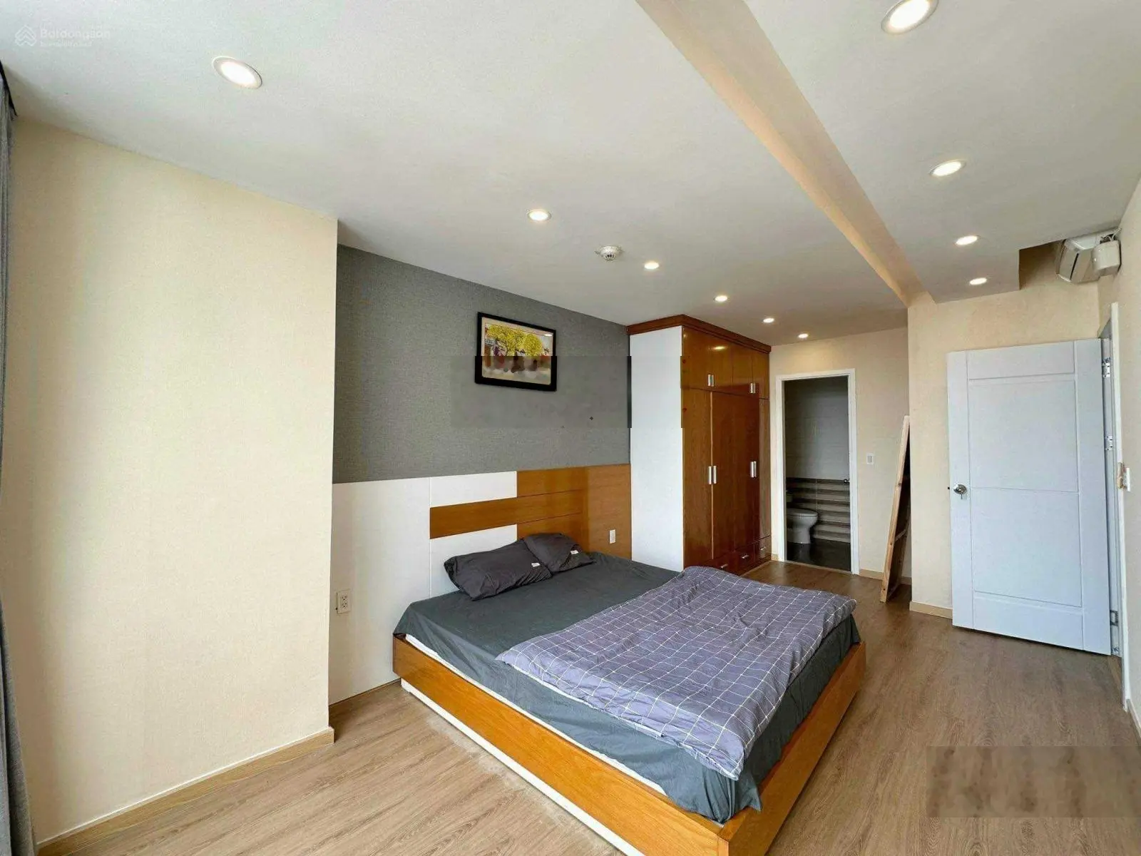 Bán căn hộ Garden Gate, 2PN, 2WC, 74m2, full nội thất, giá: 5 tỷ (bao sổ), liên hệ: 0908 435 ***