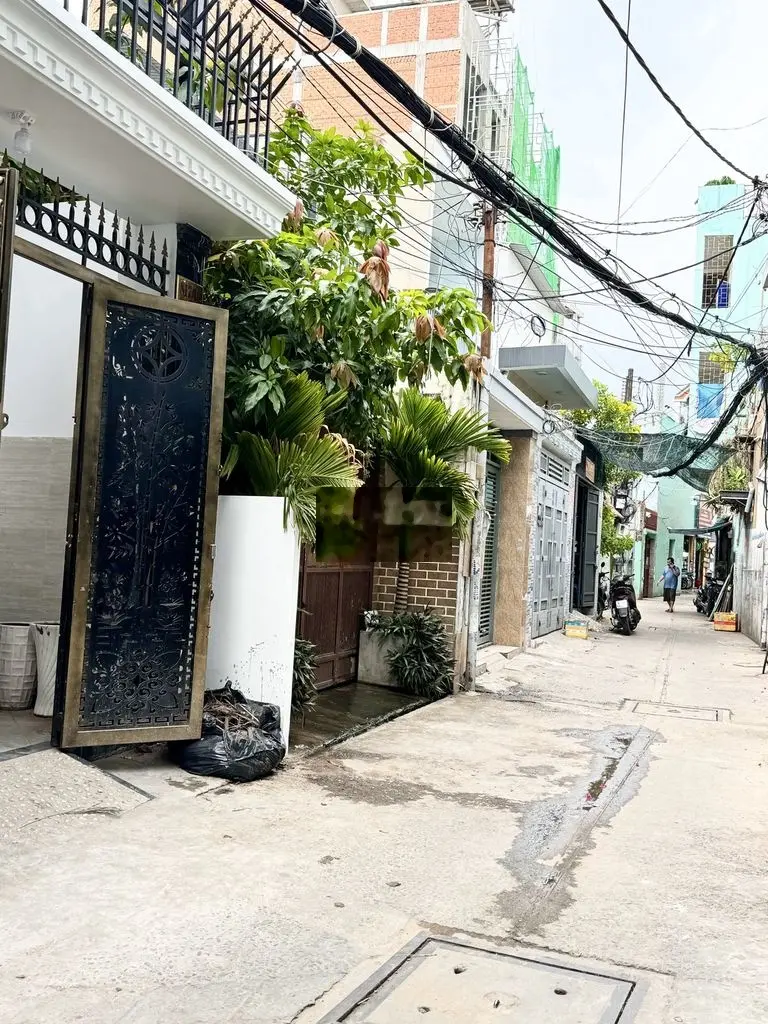 P10 Tân Bình , HẺM 4M Thông ở ngay , DT 4,1 x 12 , 3 tầng btct , 4x tỷ