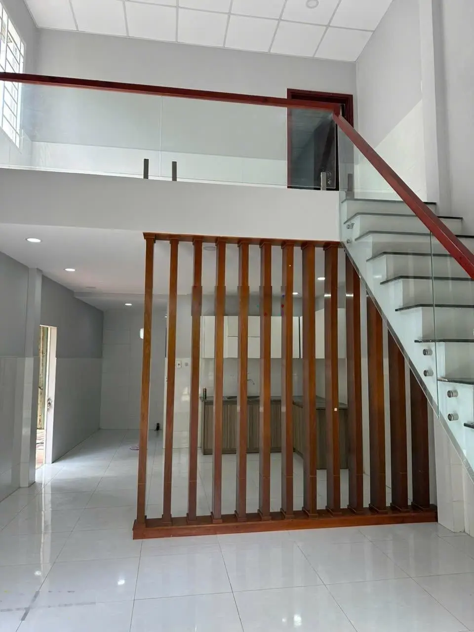 Bán nhà mới toanh, dt 53m, sàn 79m phường Long Thạnh Mỹ