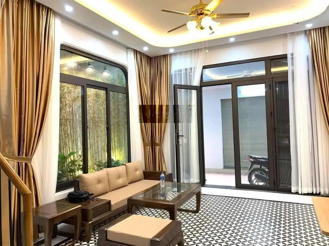 Bán nhà mới đẹp, Doãn Kế Thiện, Mai Dịch, thang máy, gần phố, 37m2x6T, MT 4.5m chỉ 7,x tỷ
