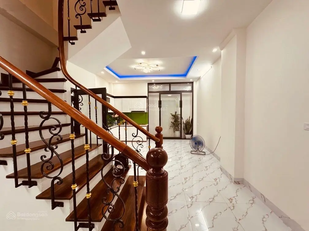 Bán nhà Đại La, cực phẩm Bách Kinh Xây, 45m2 x 5 tầng, 7 phòng ngủ, 2 mặt thoáng, nở hậu cực đẹp