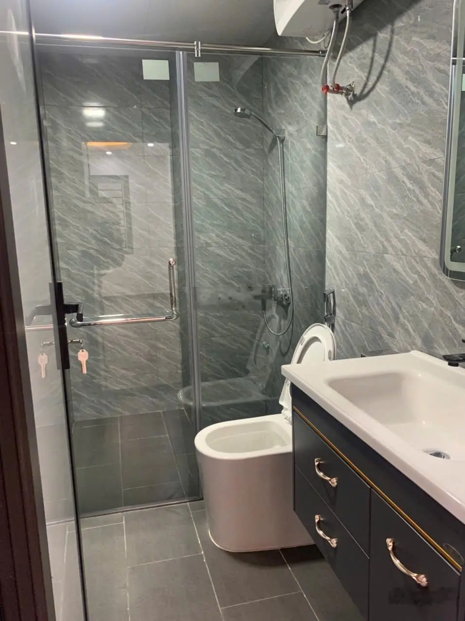 Nhà mới đẹp đón tết DT 33m2 x 5 tầng - MT 3.6m - Ngõ 120 Dương Văn Bé - Giá 6.9 tỷ