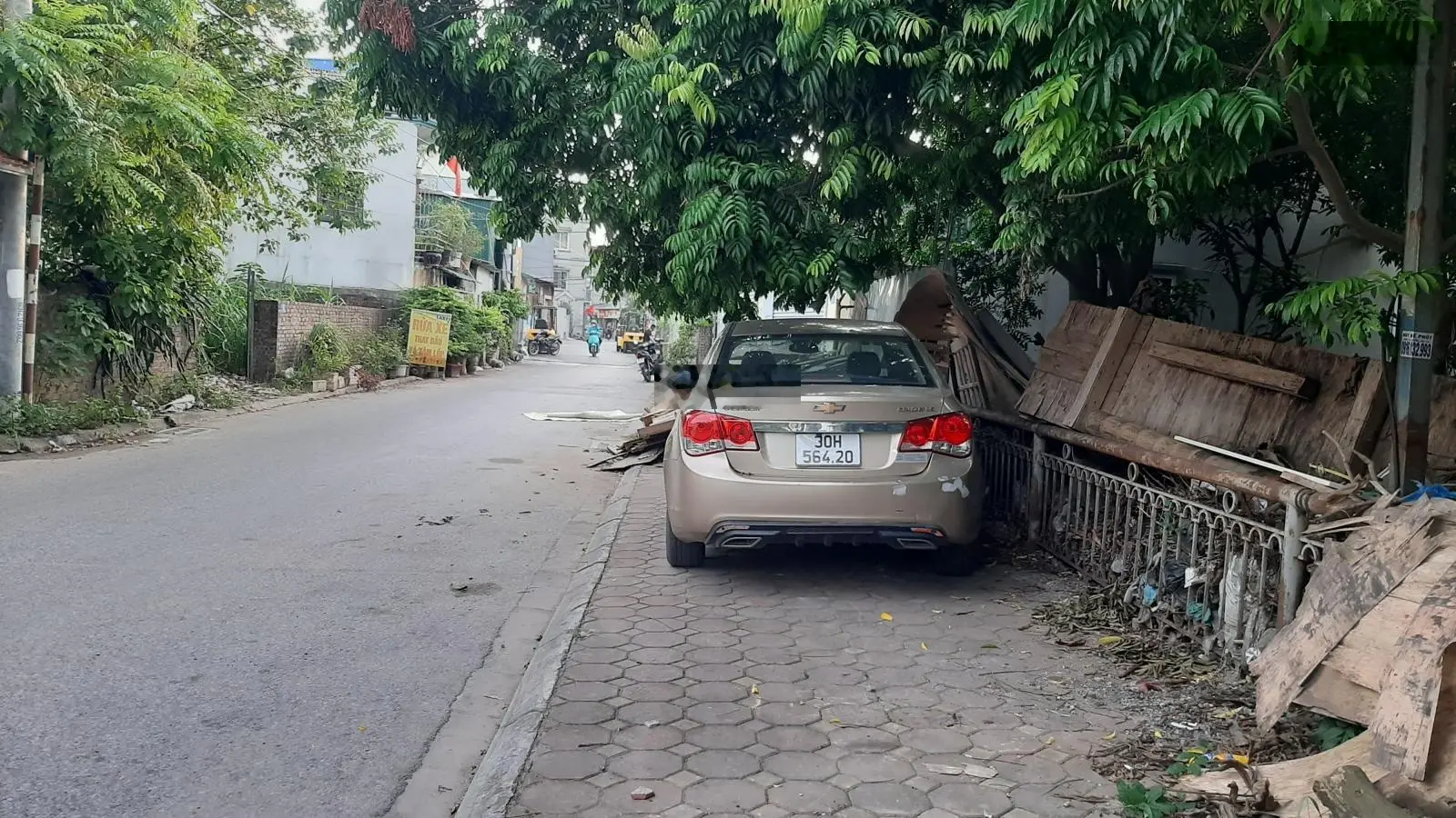 Chỉ 9.25 tỷ cho 78m2 đất đường 13m Thạch Bàn, giá trị là 14.5 tỷ nếu đường được đấu nối