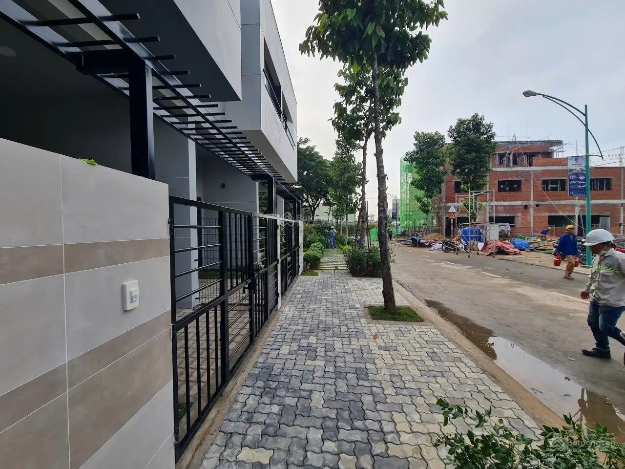 Bán nhà 2tầng đường dt 743A tp thuận an 3,3tỷ nhà mới xây