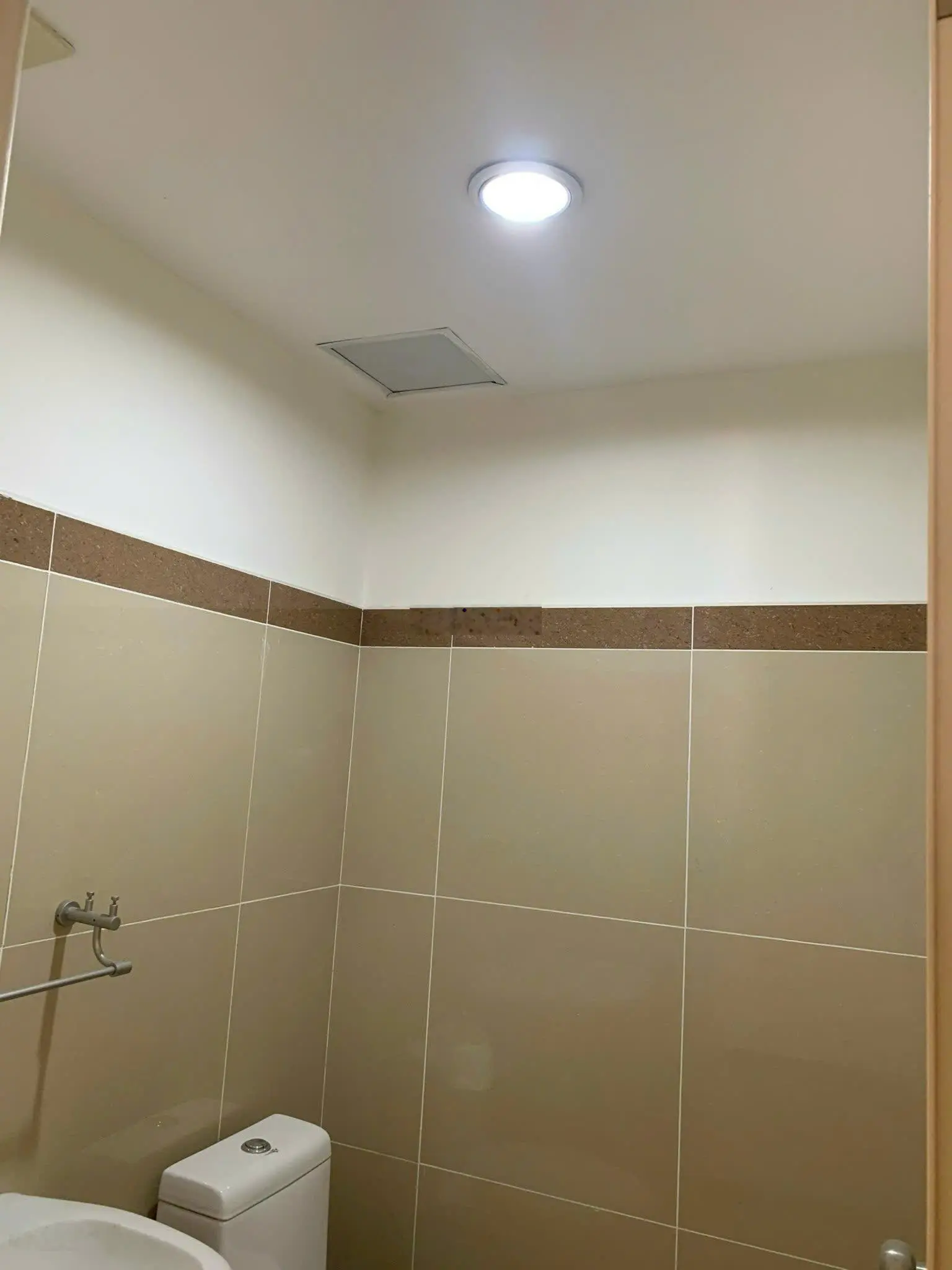 Bán căn hộ 161m2 3pn/4wc giá cực rẻ chỉ 2 tỷ 850 tại era town đức khải quận 7