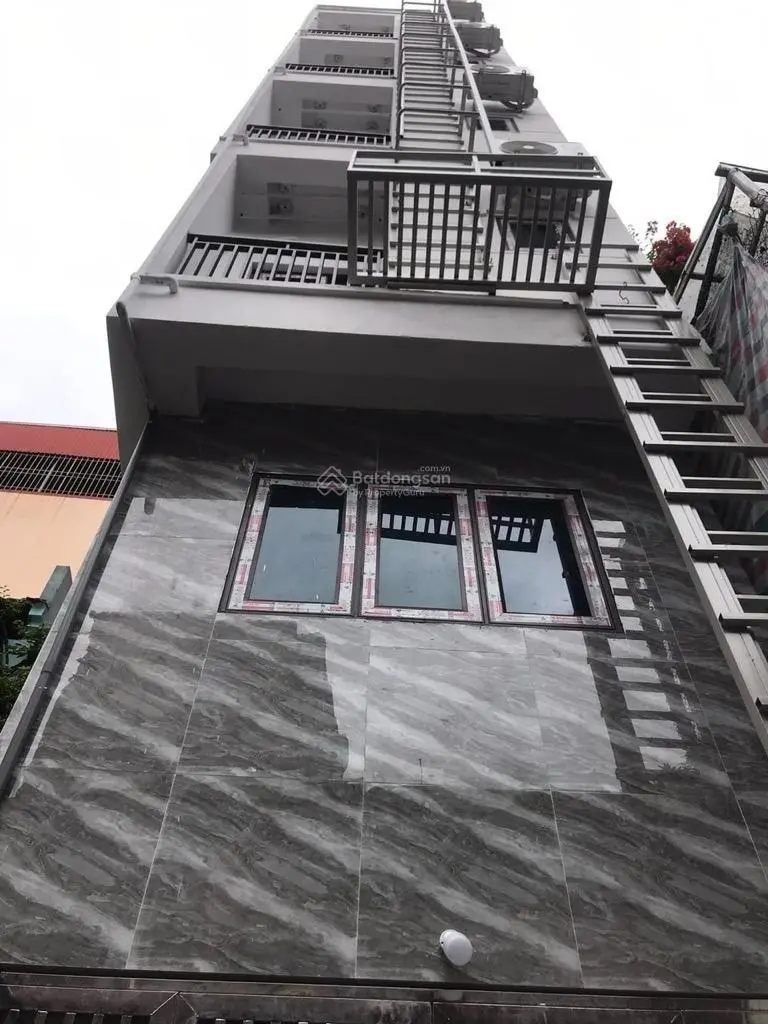 Băn tòa ccmn mới hoạt động tại phùng khoang 7 tầng thang máy, 68m2, 16 phòng kk, 13 tỷ
