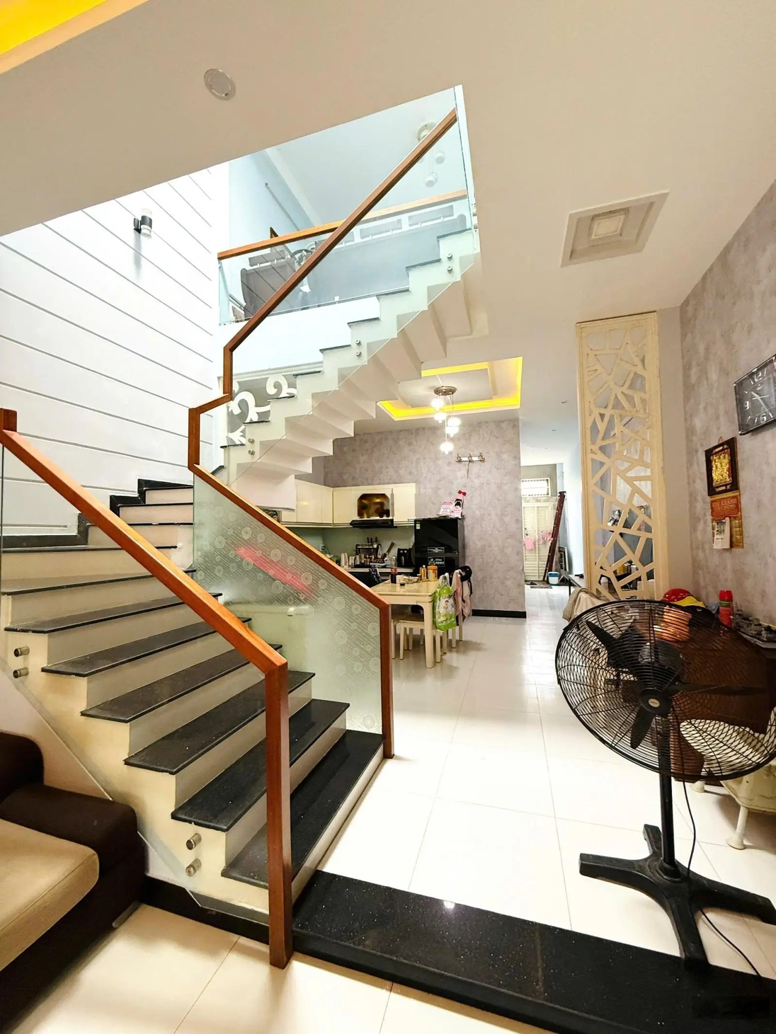 Chính chủ bán nhà đẹp hiện đại đường Thanh Lương 16. Giá tốt. LH em Trang 0935.854.456