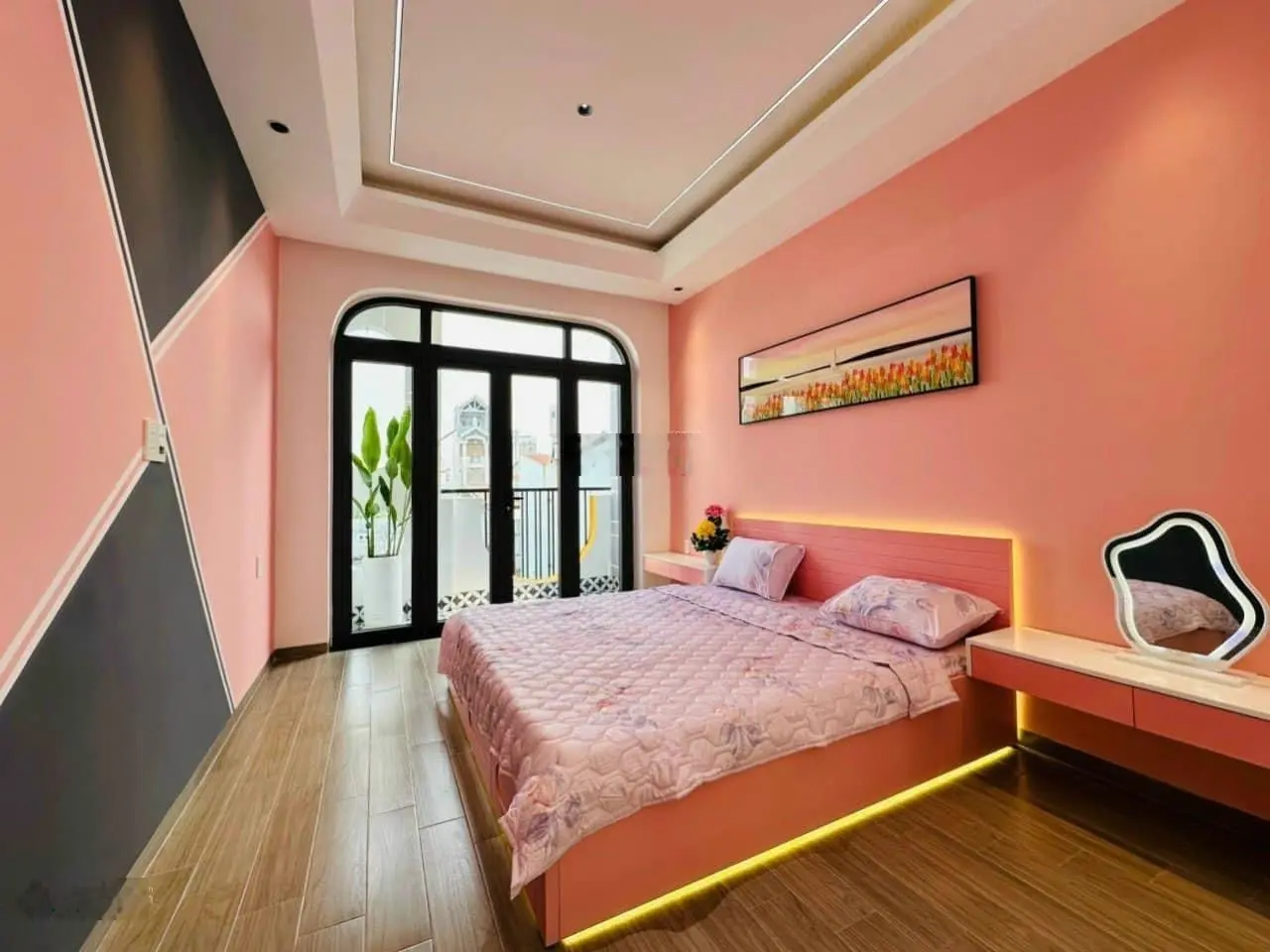 Bán lỗ bán gấp nhà hẻm xe hơi Tân Canh, Phường 1, Tân Bình. Giá chỉ 3,89 tỷ. 60m2. 0906 806 *** Ngân