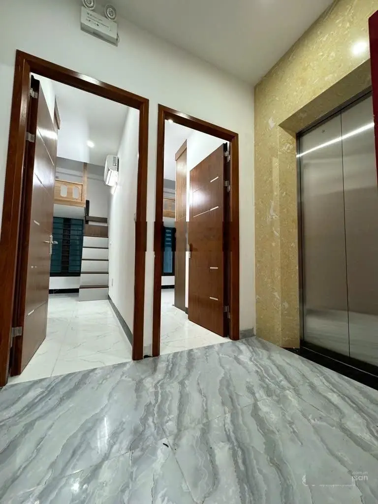 Tòa CCMN cao cấp 6 tầng thang máy - full đồ - 12 phòng khép kín - chờ sẵn thêm 4 phòng - ô tô đỗ