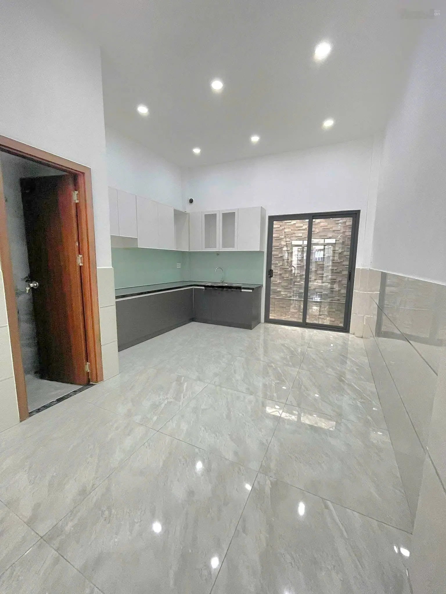 Siêu phẩm nhà khu vip Âu Dương Lân, quận 8, 70m2, ngang 4,5m, 4 tầng hẻm xe hơi, sổ hồng chuẩn đẹp