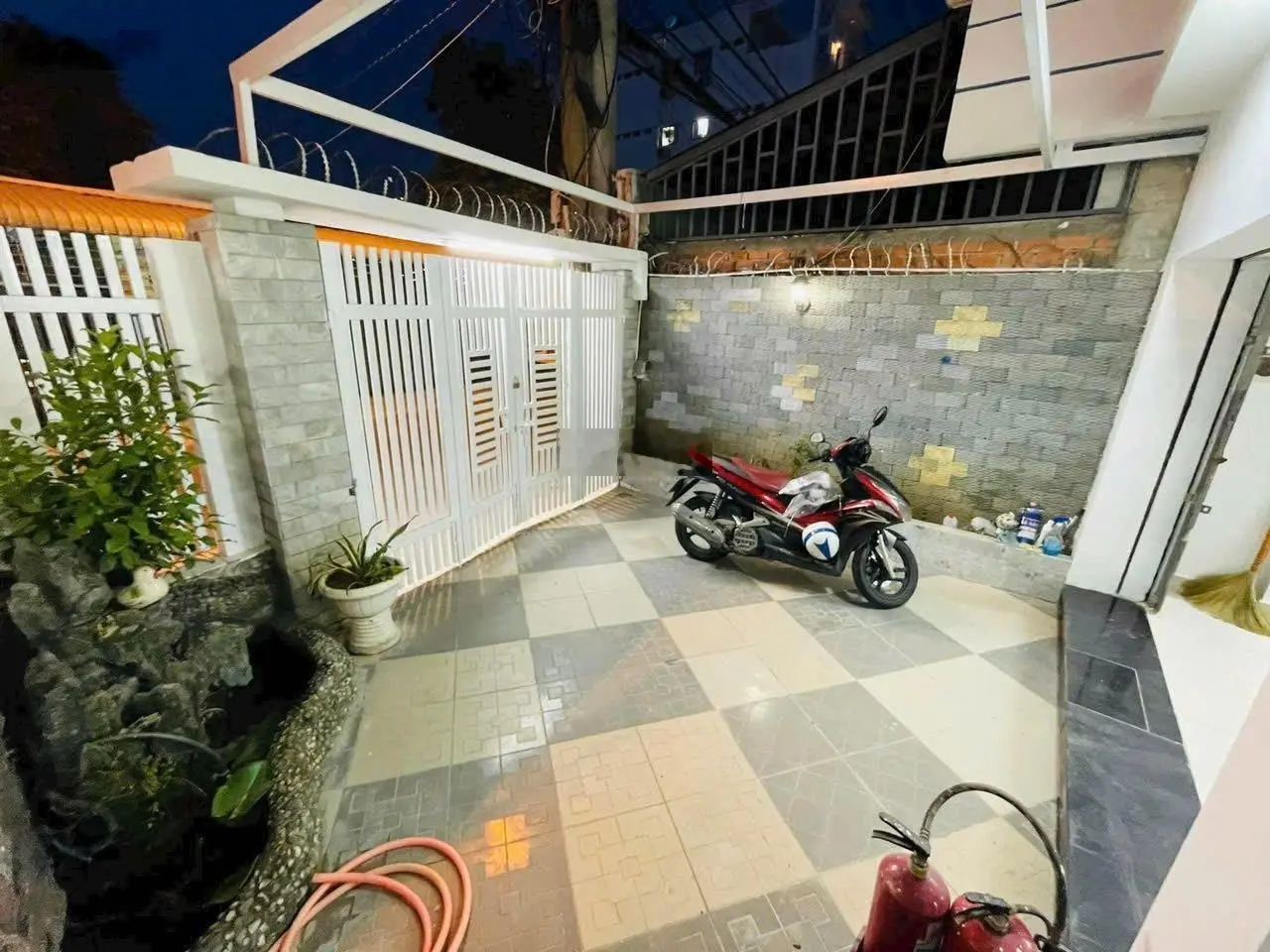 Bán nhà 2 lầu mặt tiền đường số 39 phường Bình Trưng Tây TP Thủ Đức, giá 11,2 tỷ
