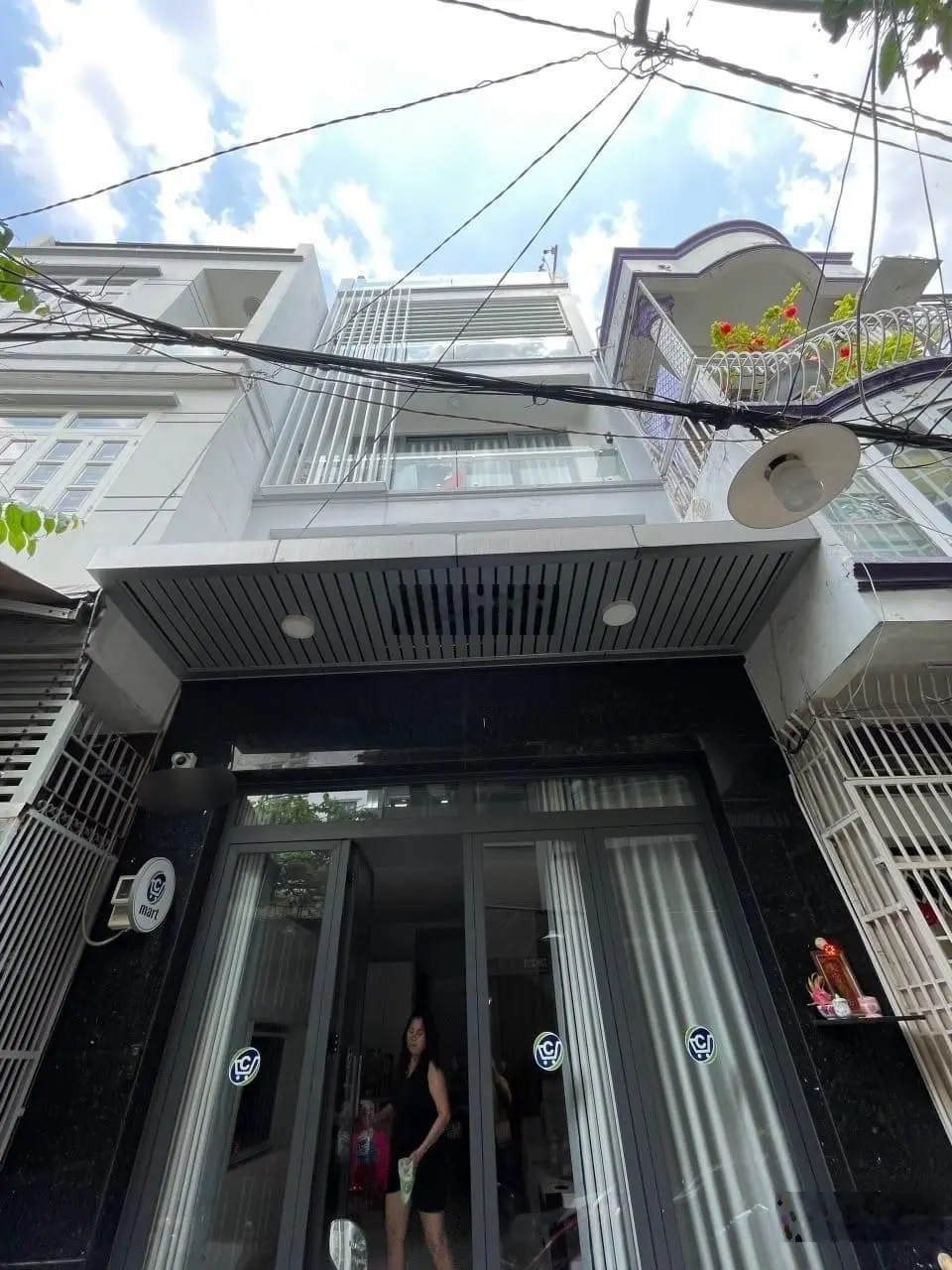 Hiếm! Ngộp bank bán căn Thành Thái Q10 DT 32m2 3 tầng 3tỷ150 SHR sang tên ngay