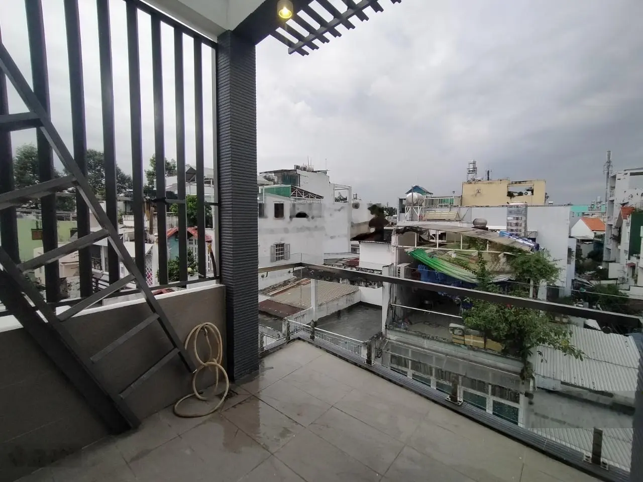 Chỉ 6,9 tỷ - chủ định cư cần bán gấp nhà 4 tầng CMT8 Phường 5 Tân Bình 5PN 4WC đường 4m giáp Q10, 3