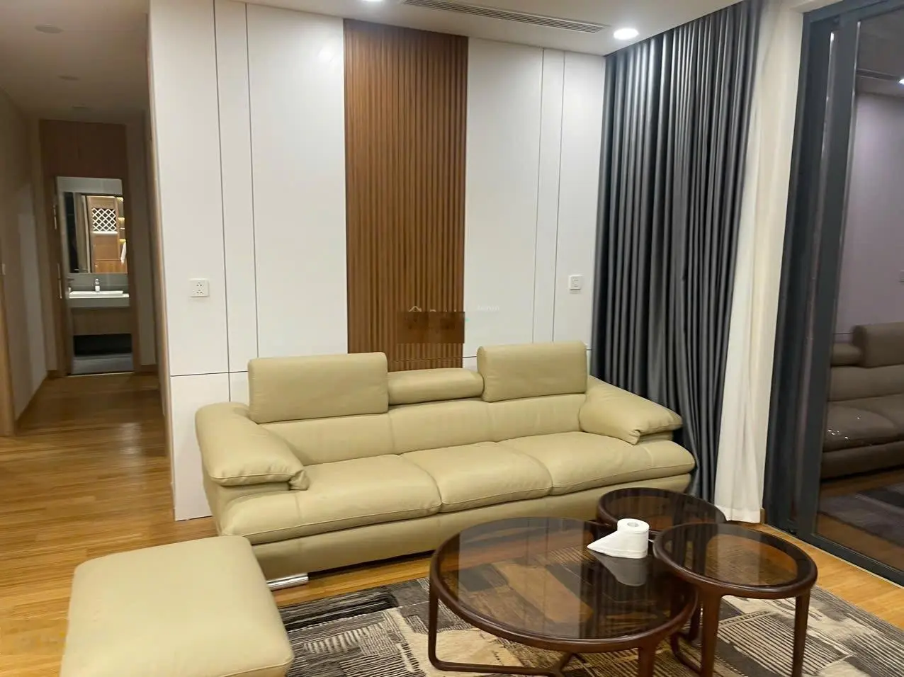Bán gấp căn hộ chung cư the zei mỹ đình, giá chỉ 9.6 tỷ, 104m2, 3pn, full đồ, full phí.