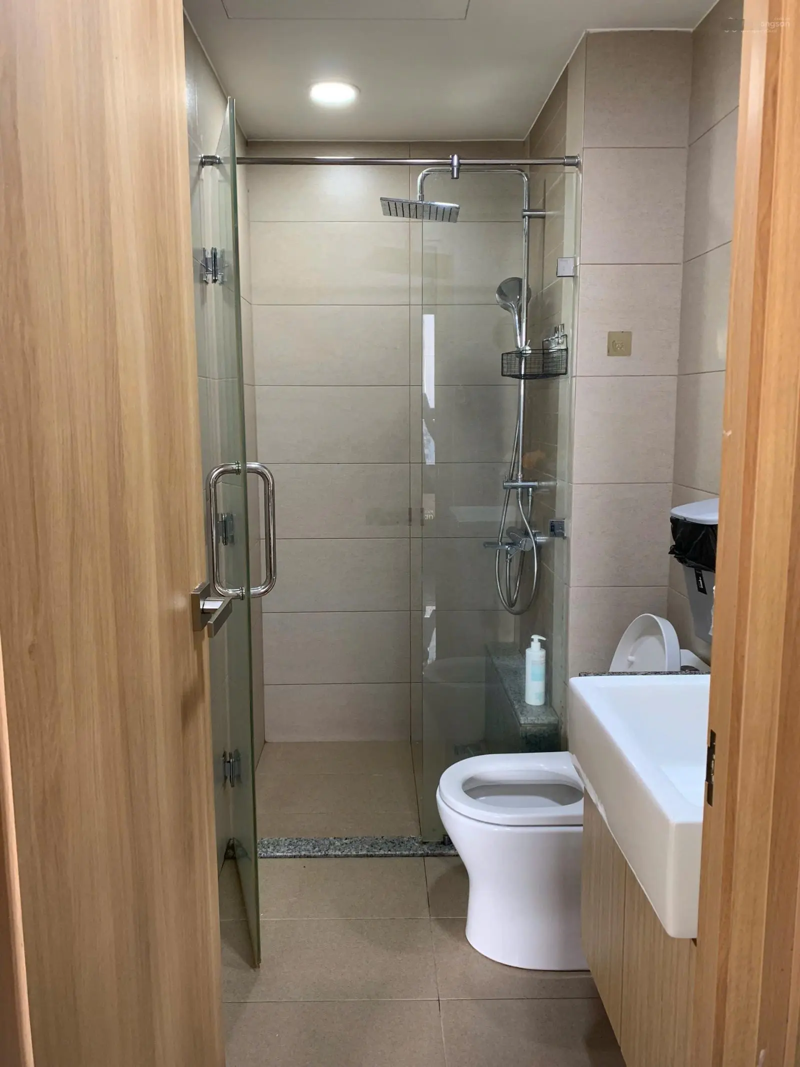 Bán gấp căn hộ Emerald 2PN - 1WC (63,8m2) full nội thất, gió lộng thoáng mát chỉ 3,140 tỷ