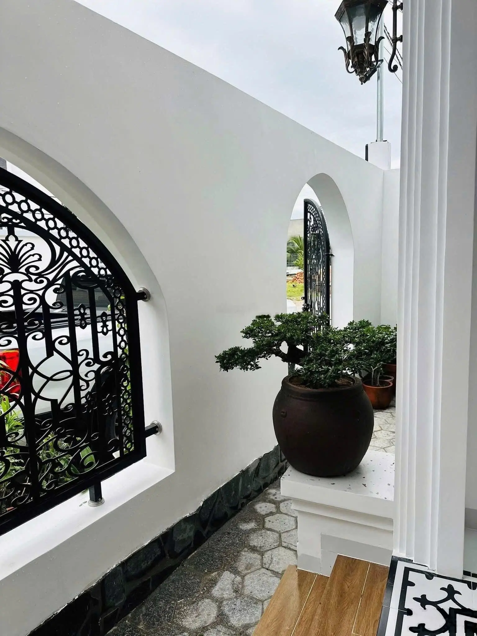 Nhà hẻm 4m mặt tiền hẻm cách chợ vài bước chân giá 4ty450, 65m2, đường Phạm Văn Hai, quận Tân Bình
