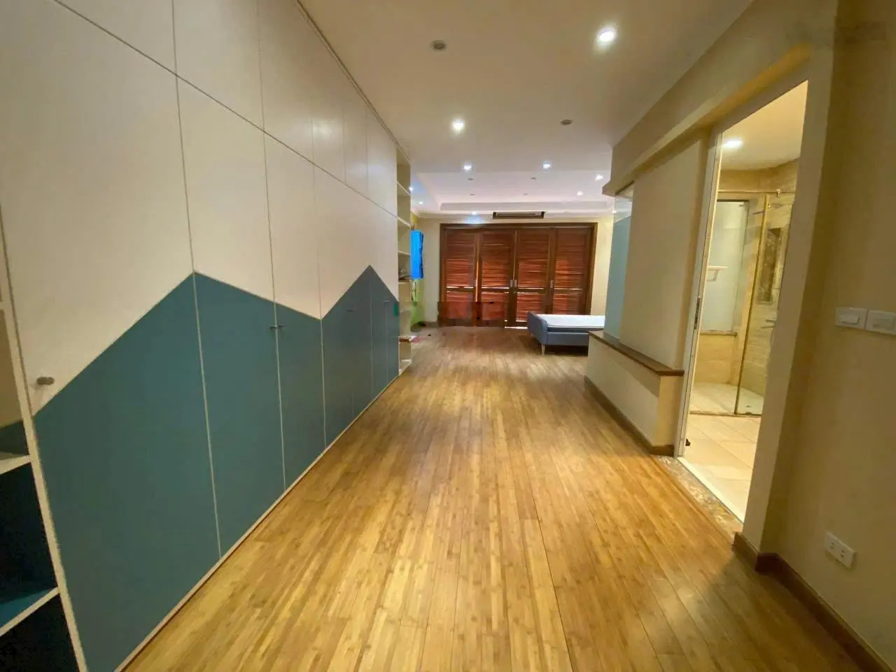 Hiếm! Bán Nhà Ngõ 40 Xuân La, Tây Hồ 95M, 6T Thang máy, Giá 35 tỷ ,MT 5.3M - 3 Ô Tô Tránh - Vỉa hè