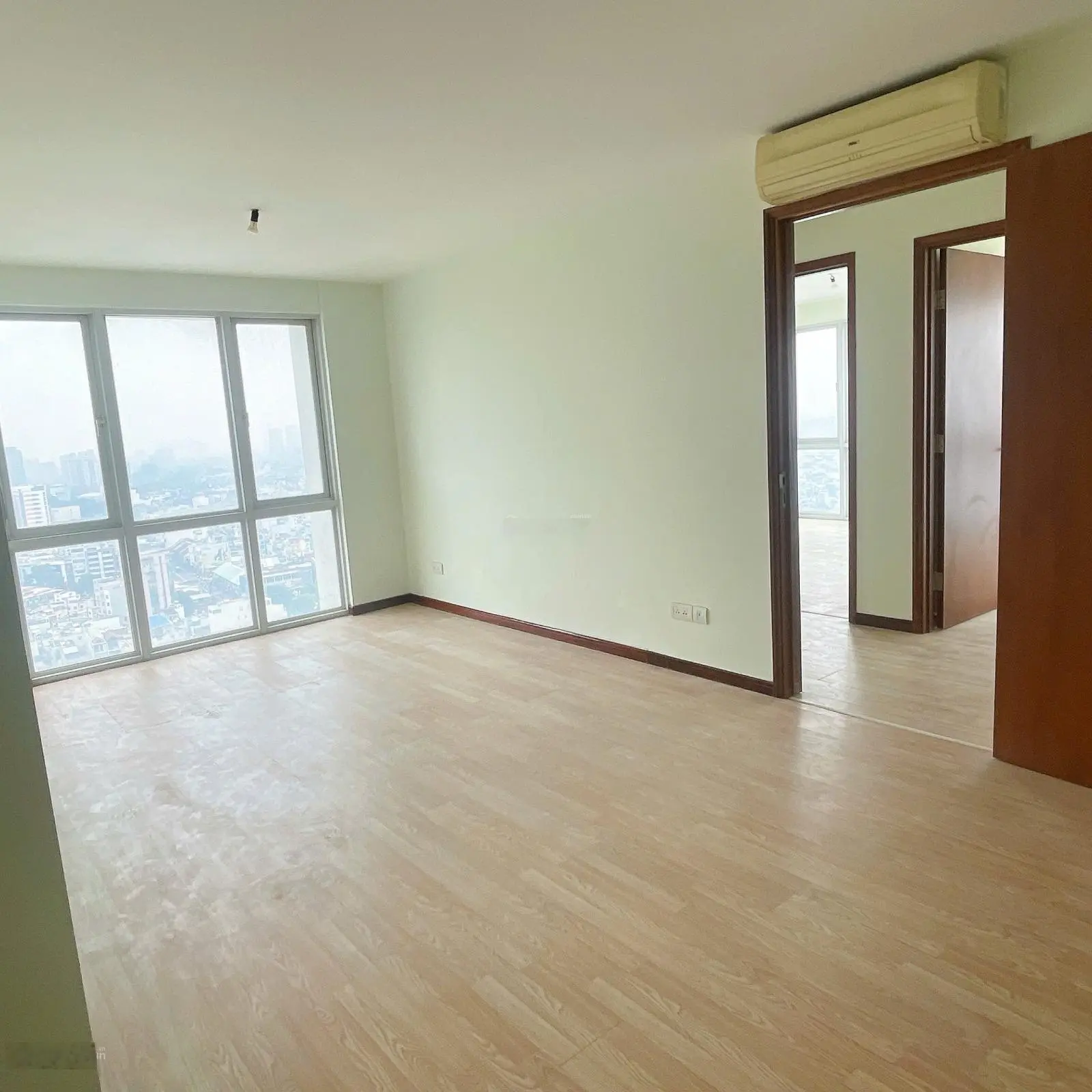 Cần bán gấp căn hộ Penthouse Chung cư Tản Đà Court 220m2