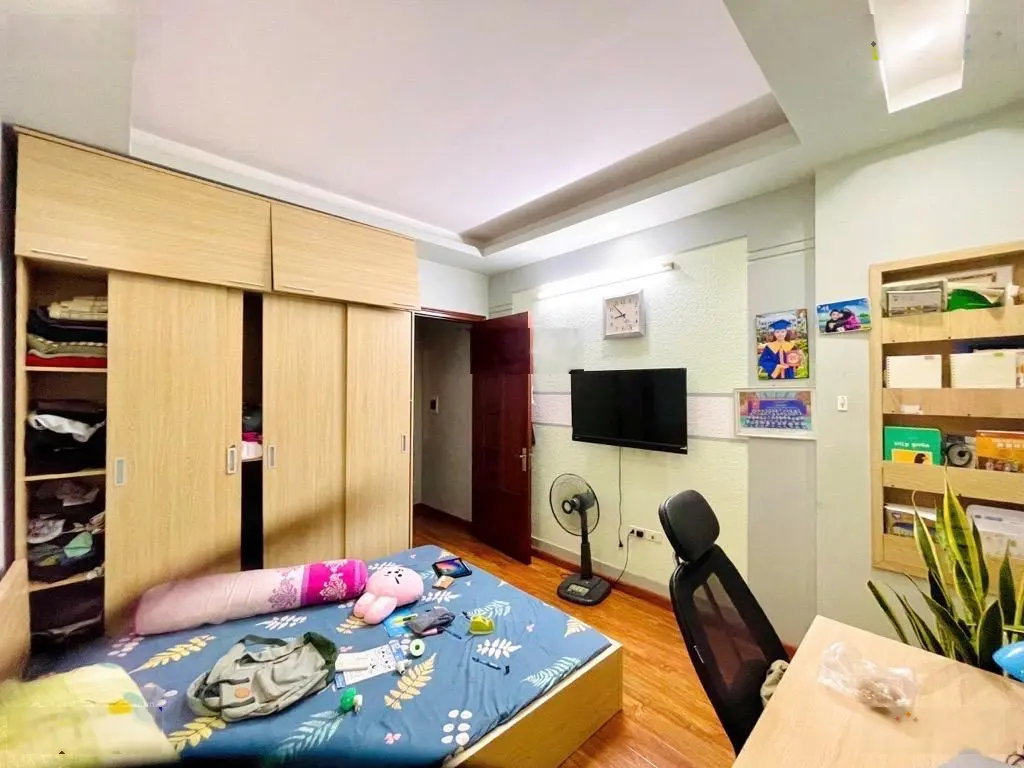 Hiếm - bán nhà phố Kim Đồng - ngõ rộng - nhà đẹp - thang máy - ô tô đỗ cửa - ở cho thuê rất tốt