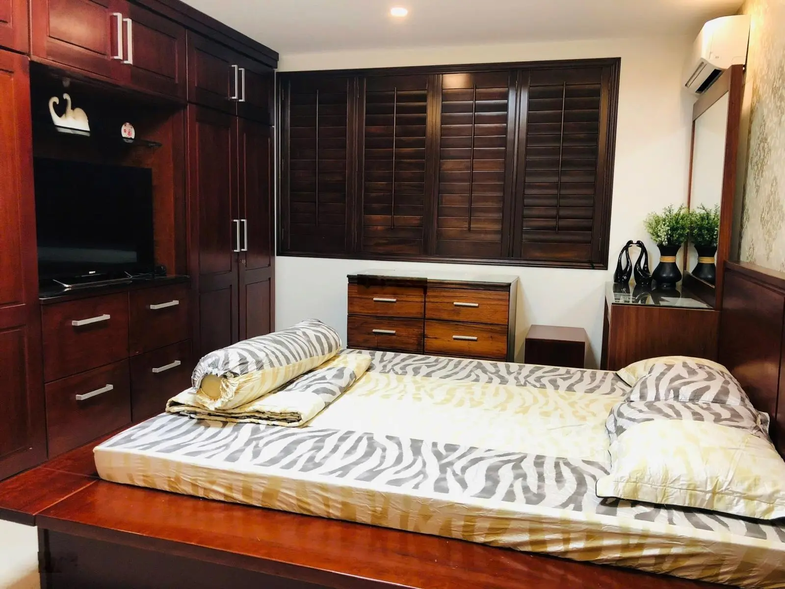 Nhà 4 Tầng, 2 Mặt Tiền Trần Nguyên Hãn và Định Cư, Phường Tân Lập, Gần Biển giá rê