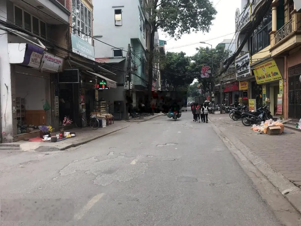 Bán nhà mặt phố lô góc 3 mặt tiền, giá siêu hời tại Thị trấn Đông Anh, 4,8 tỷ, 40 m2