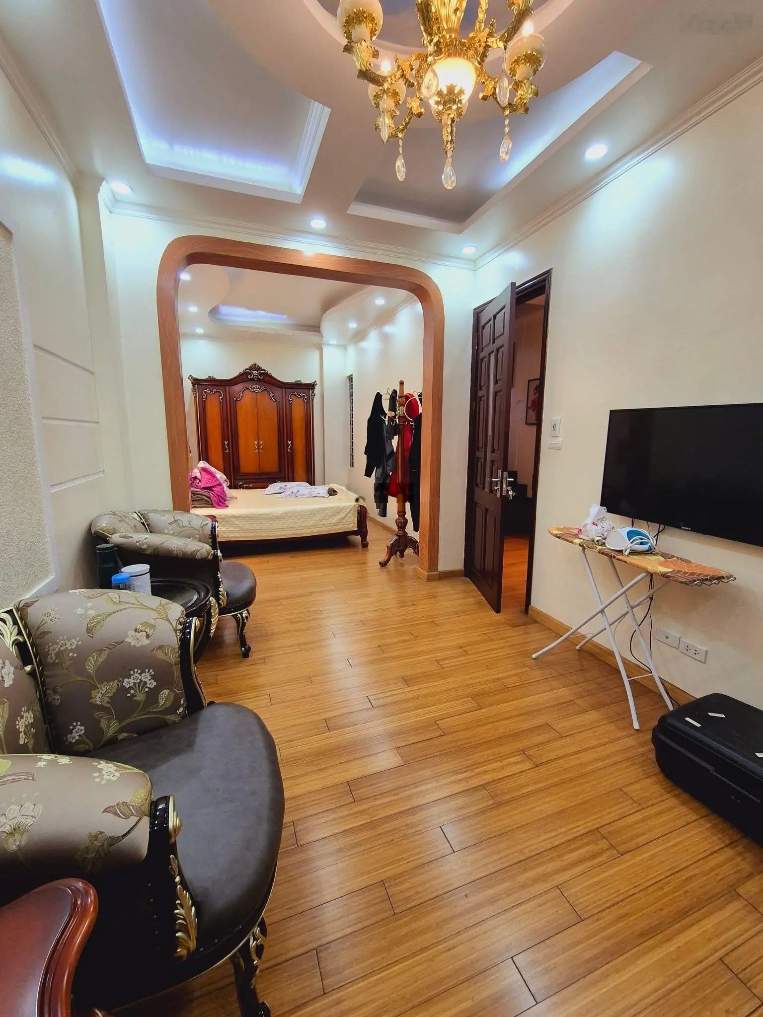 Mặt phố nguyễn khang 45m*6t, mt 5m, ô tô dừng tránh đỗ - vỉa hè mênh mông - kinh doanh chỉ 27 tỷ