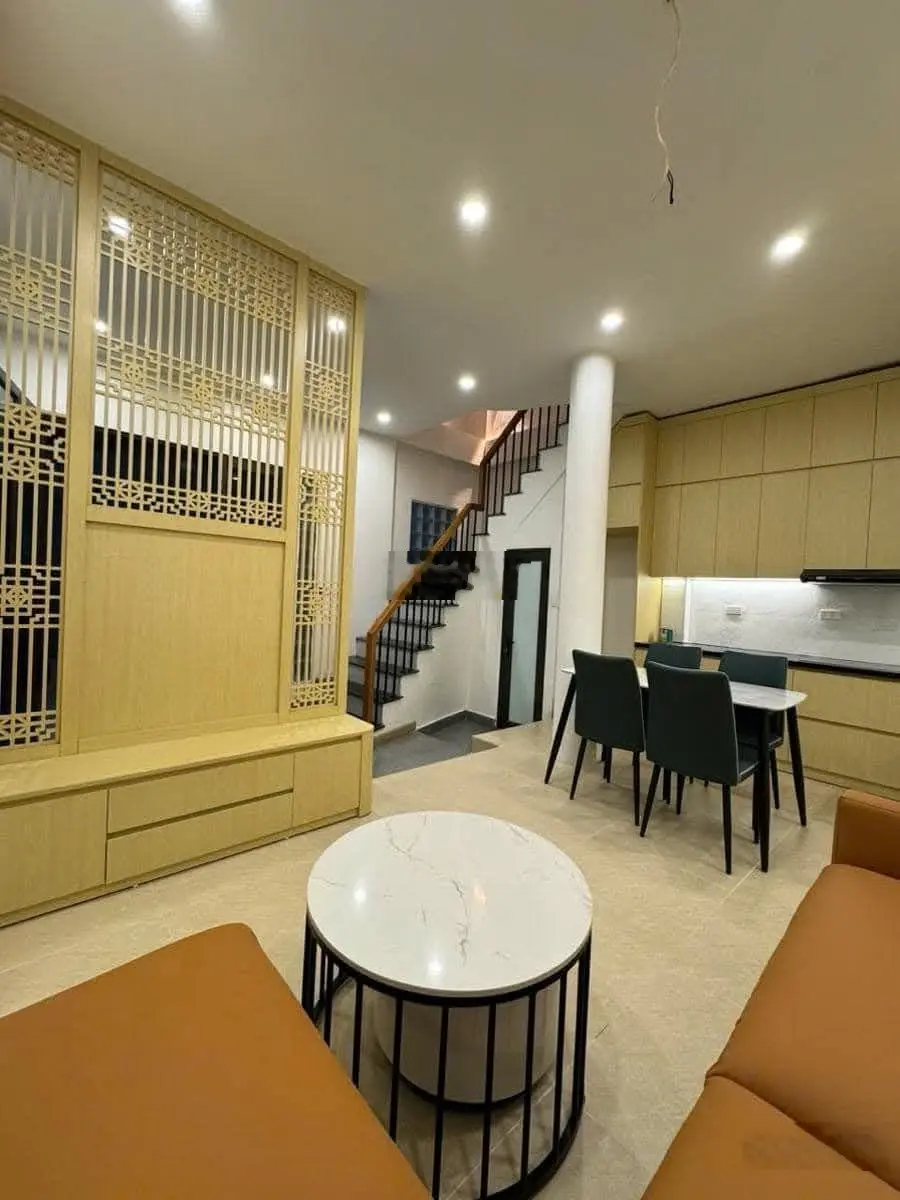 Ngõ phố minh khai, 31m - 4t - mt: 5.2m - lô góc hai thoáng nhà đẹp 20m ra mặt phố - 5 tạ đỗ cửa