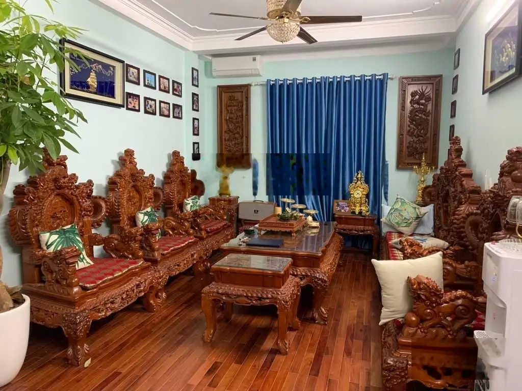 Bán nhà 7 tầng cầu giấy, thang máy - ô tô đỗ cửa - ở & kd văn phòng đỉnh, 37,3m2, giá 10,6 tỷ
