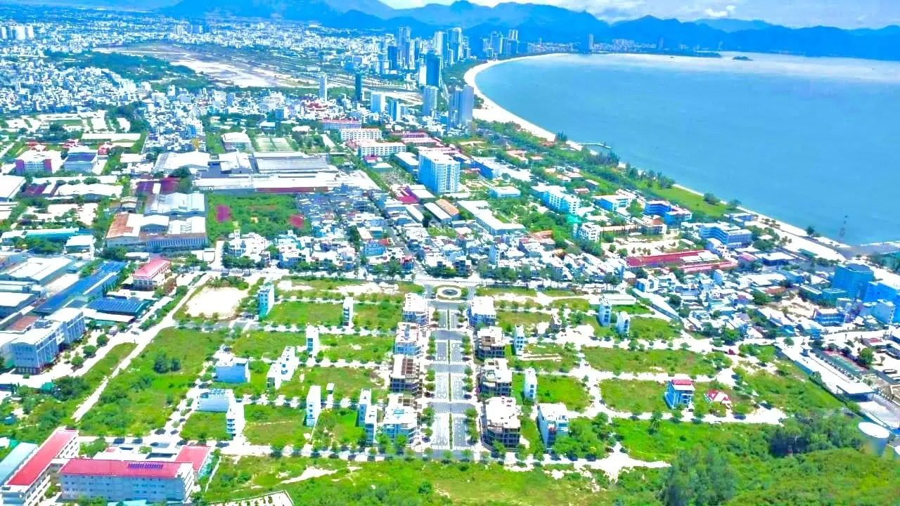 Cần bán lô đất vị trí đẹp sổ đỏ giá tốt cách biển 200m KĐT Mipeco Nha Trang