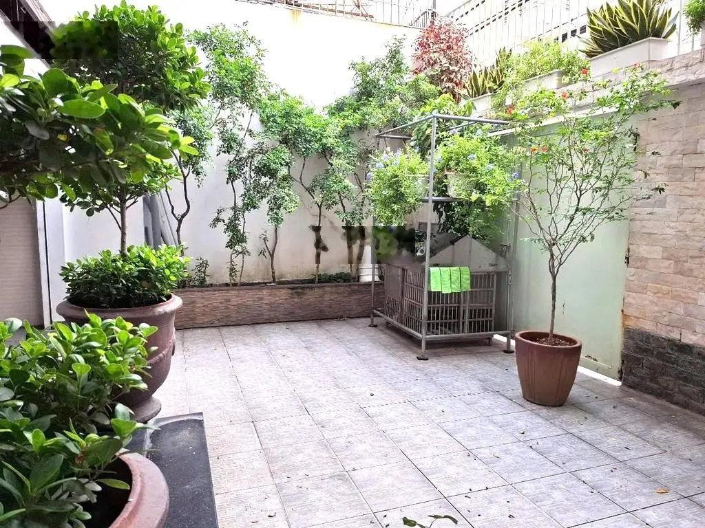 Bán biệt thự ngay nhà ga t3 - tân bình - dt 151m - 3 tầng btct -ngang hiếm 7m - đường nhựa thông
