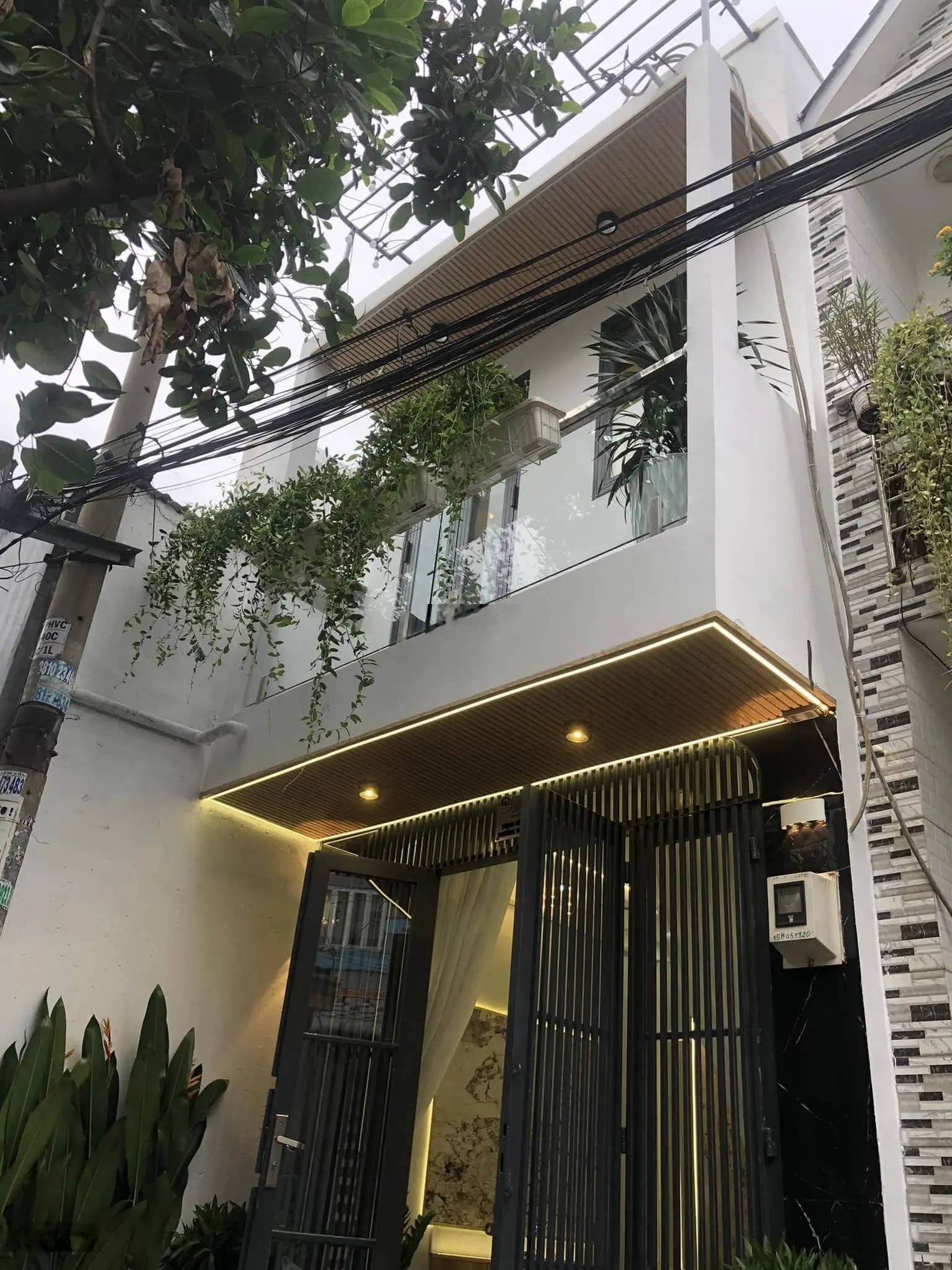 Kẹt tiền cần bán nhà sổ hồng đúc BTCT 1 lầu ,sân thượng-Giá 1.99 tỷ (3,6 x 9m )