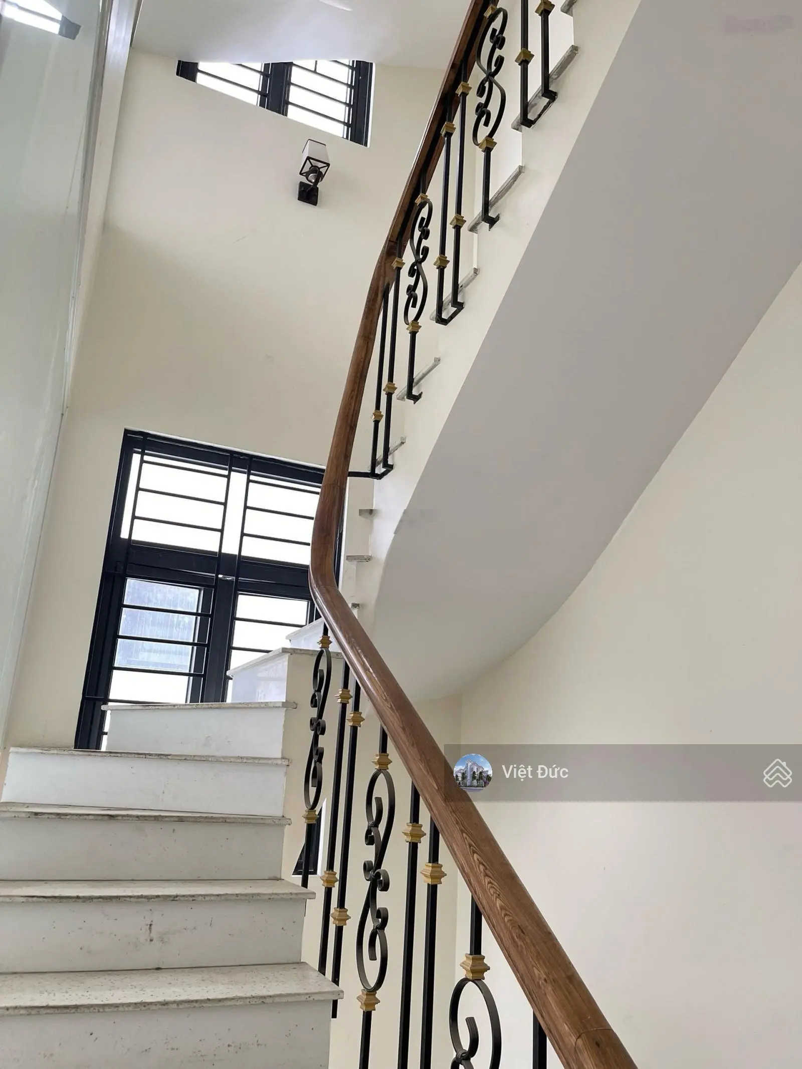 Em cần bán shophouse 95m2 trục chính 52m Vinhomes Ocean Park chỉ 25 tỷ đã hoàn thiện. 0941 851 ***