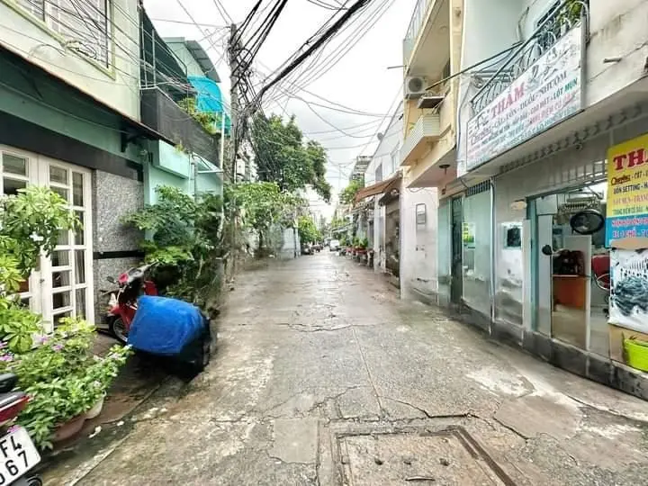 Thanh lý gấp nhà Hoàng Sa, Quận 3. DT 60m2, LH Như 0766372453, hẻm xe hơi rộng