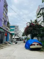 Nhà cần bán ở Bình Tân MT Võ Văn Kiệt DT 90m2 giấy tờ đầy đủ, SHR