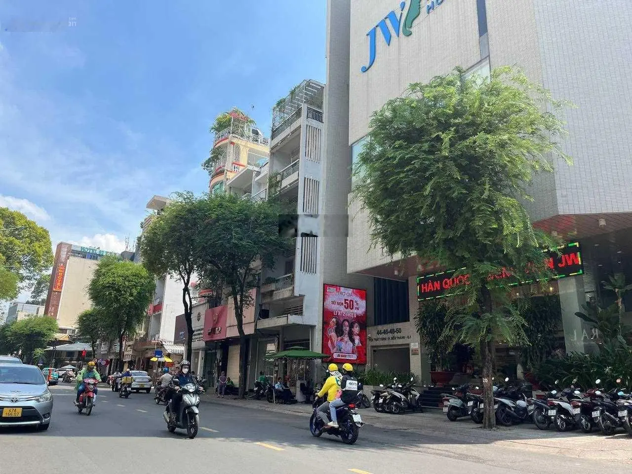 Cần tiền bán gấp mặt tiền Tôn Thất Tùng, Quận 1, 4.2 x 20m, 3 tầng HĐT 55tr/ tháng. Giá 42 tỷ