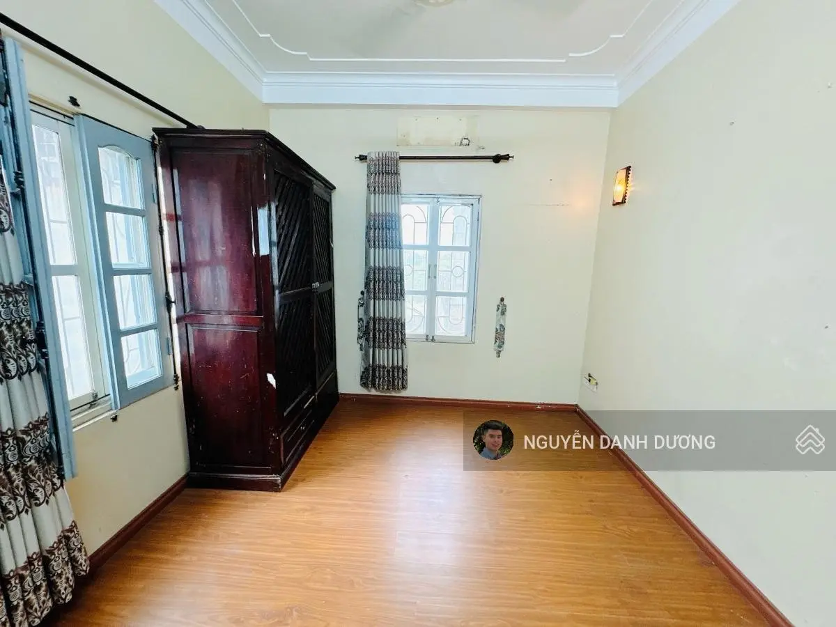 Bán nhà Lạc Long Quân - Tây Hồ - 60m2 * 4T * MT 4m - 2 thoáng - Ngõ thông 50m ra mặt phố - Giá 15tỷ